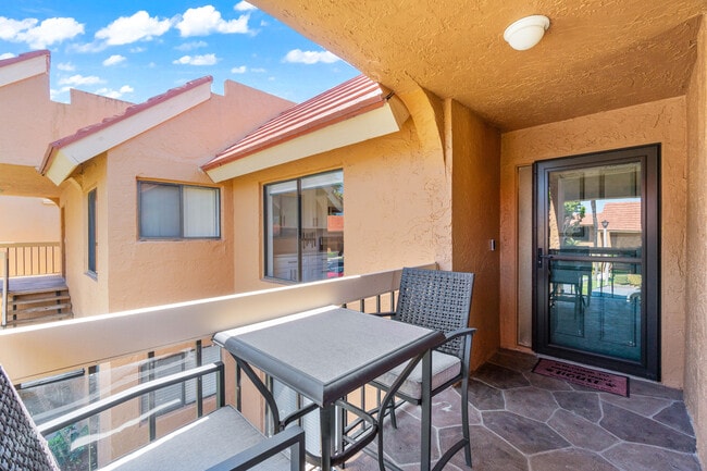 Building Photo - 11255 Green Lake Dr