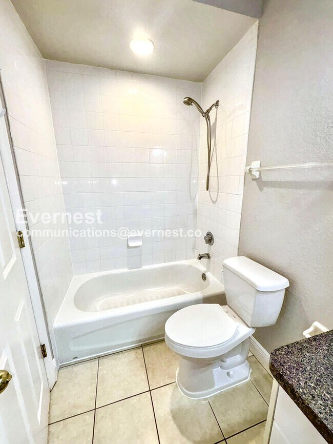 Building Photo - 119 Key Haven Ct