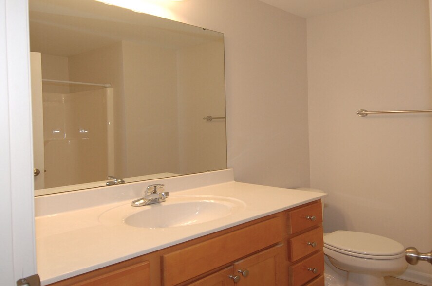 Building Photo - 133 Old Grove Ln