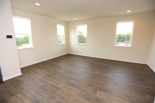 Building Photo - 14317 Summit View Ln