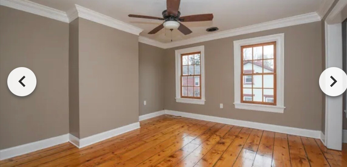 Living room - 126 N College St