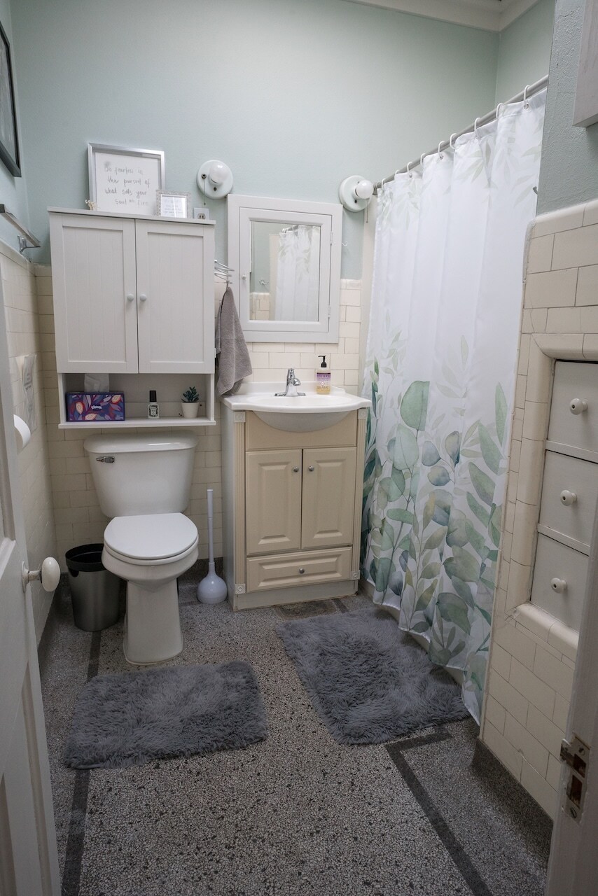 bathroom - 456 N Main St