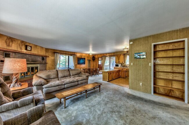 Building Photo - Cozy 3BD house avail. on 10/10/2025 for a ...
