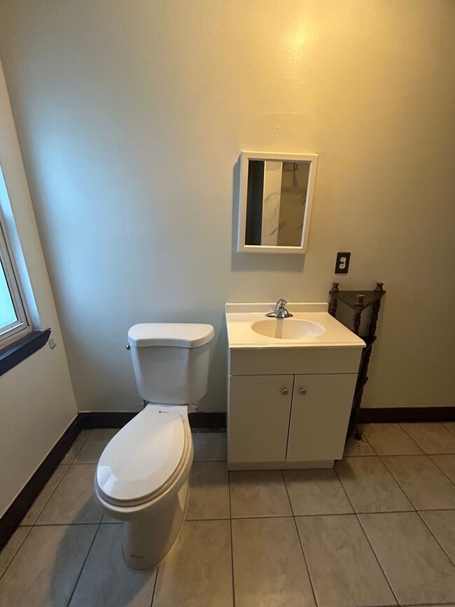 Building Photo - 5827 Lumley St