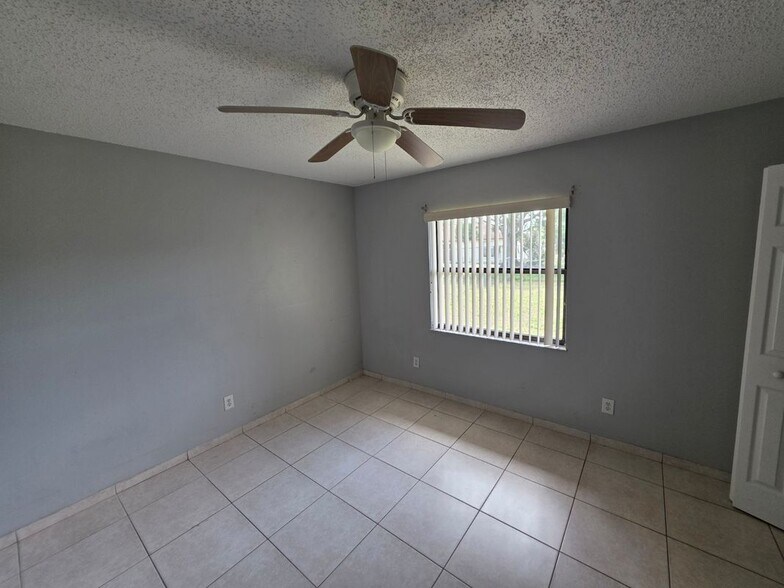 Building Photo - 310 Colonade Ct