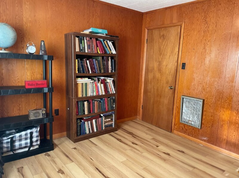 Building Photo - 525 Short Creek Rd