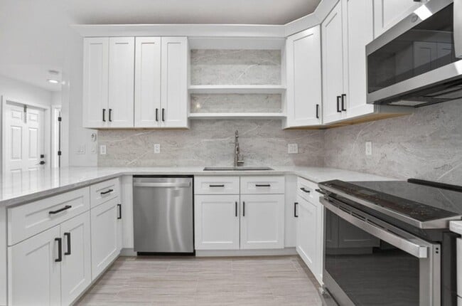 Building Photo - 5230 Woodruff Ln