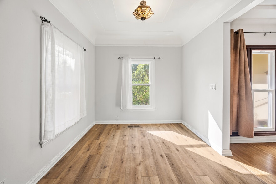 Building Photo - 166 N Arnaz Dr