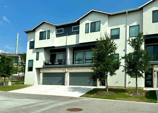 Building Photo - 2050 Lohmans Spur Rd