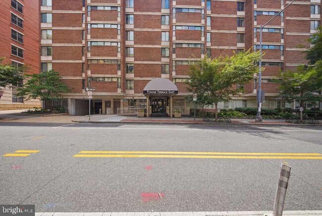 Building Photo - 1420 N St NW