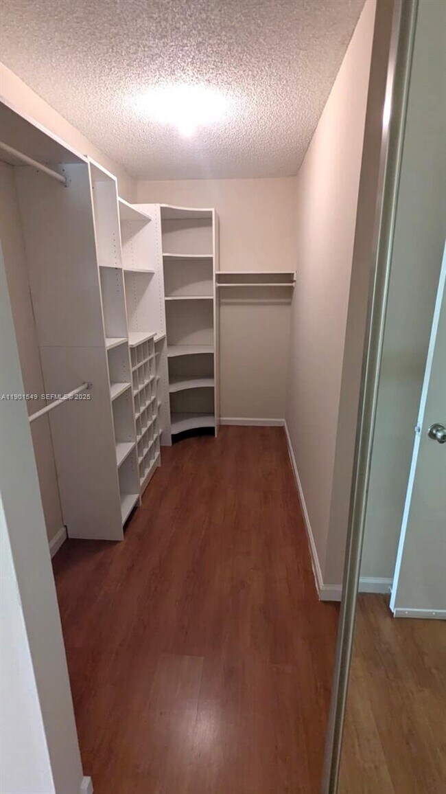 Building Photo - 10140 Torchwood Ave