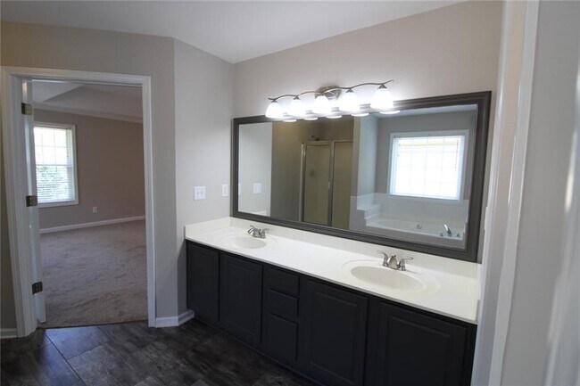 Building Photo - 1525 Woodpoint Way