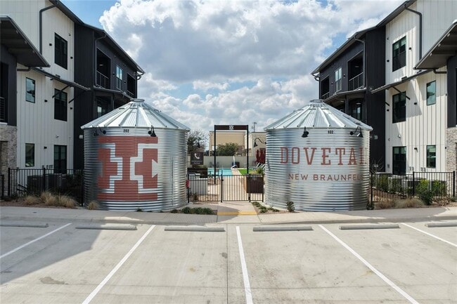 Building Photo - 630 Central Pkwy