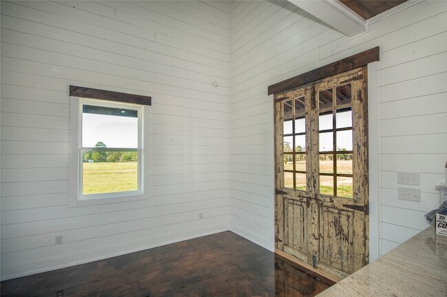 Building Photo - 1275 Castlewood Rd