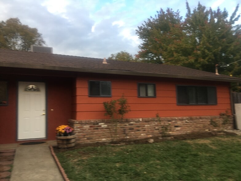 Building Photo - 4465 La Mirada Cir