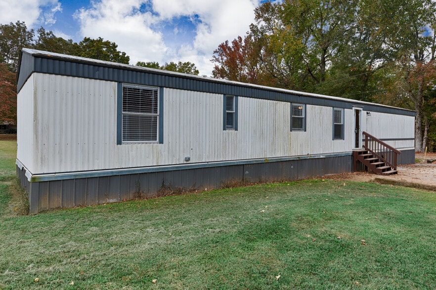 Building Photo - 415 W Limestone Rd