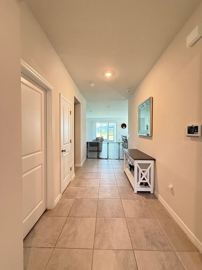 Building Photo - 4 Bedrooms, 2.5 Baths Coming Soon!