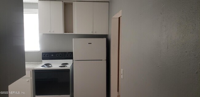 Building Photo - 1923 Fairfax St