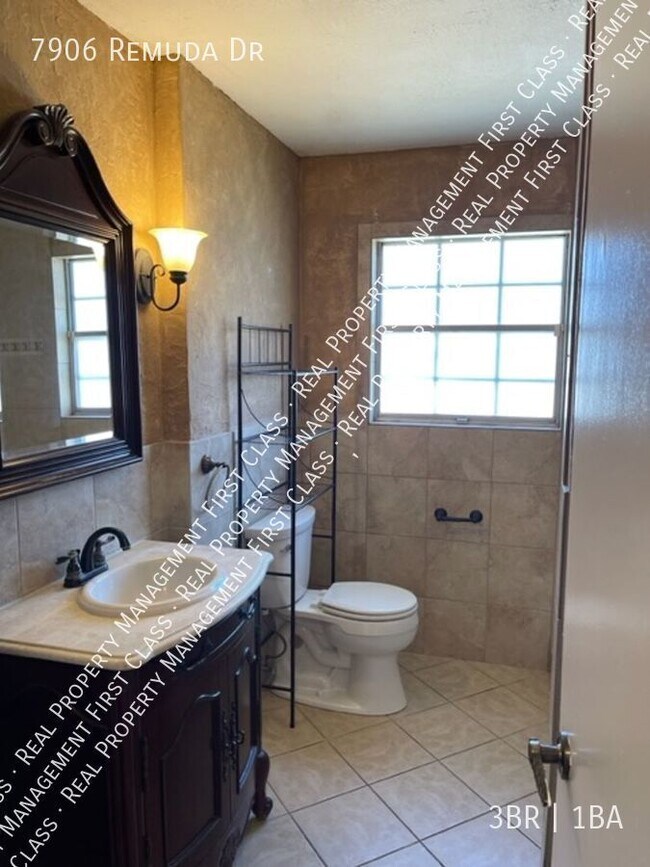 Building Photo - 7906 Remuda Dr