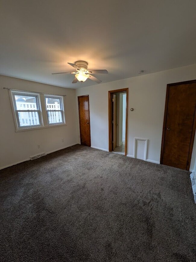 Building Photo - 725 Chartiers St