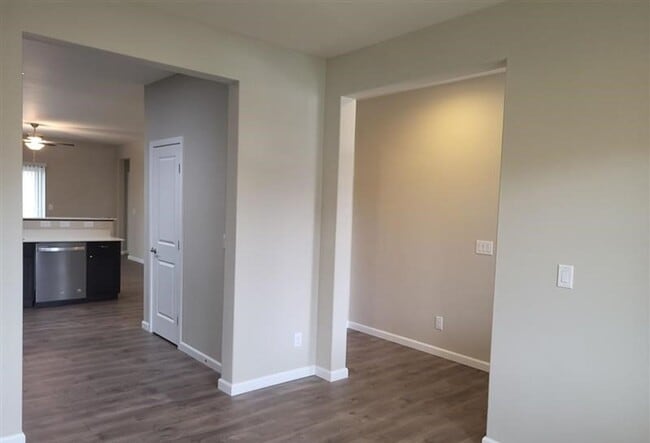 Building Photo - *$500 Move In Special*Beautiful 3 Bed 2 Bath Home in Enumclaw