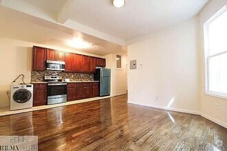 Building Photo - 2 bedroom in Bronx NY 10456