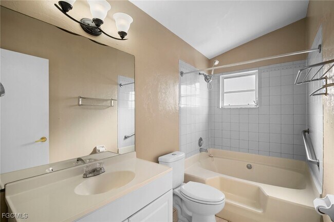 Building Photo - 2230 NW 1st Ave