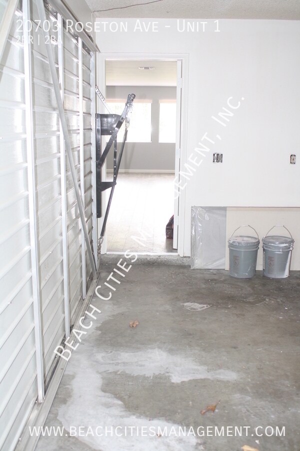 Building Photo - 20703 Roseton Ave
