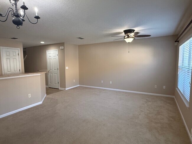 Building Photo - 1500 Calming Water Dr