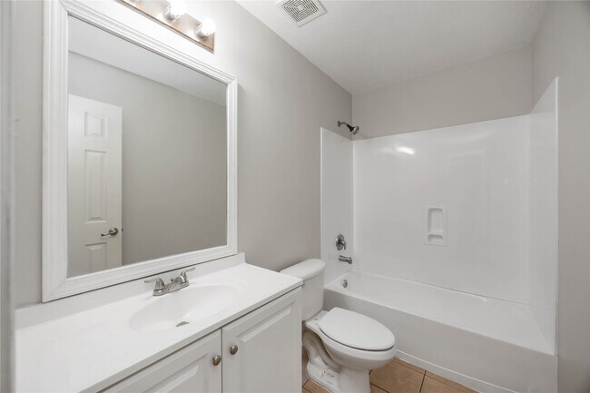 Building Photo - 2131 Acorn Glen Trail