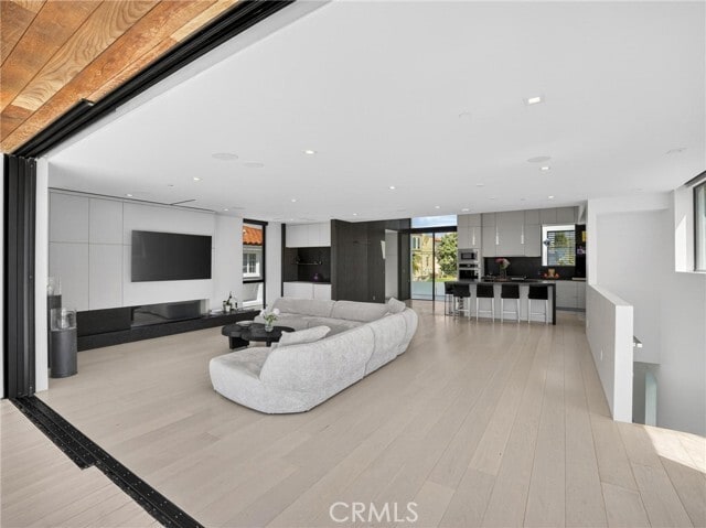 Building Photo - 703 N Lucia Ave