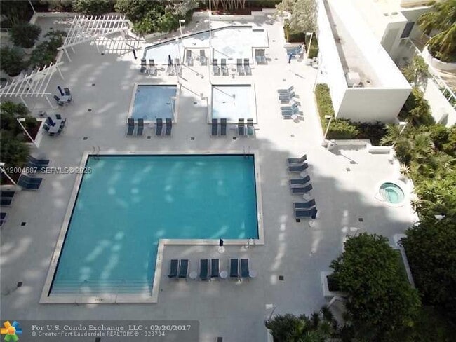 Building Photo - 1800 N Bayshore Dr