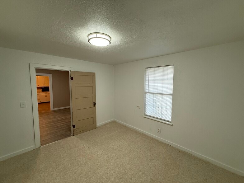 Bedroom - 1019 Twiford St