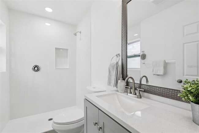 Building Photo - 3530 Goodrich Ave