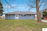 Building Photo - AVAILABLE NOW!