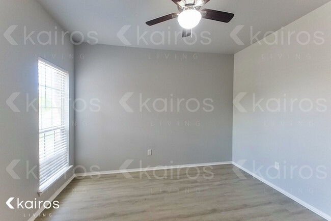 Building Photo - 9822 Prather Ave