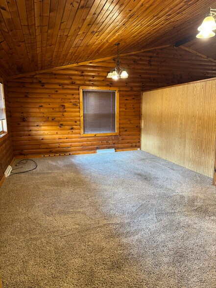 Primary Photo - 410 Main St