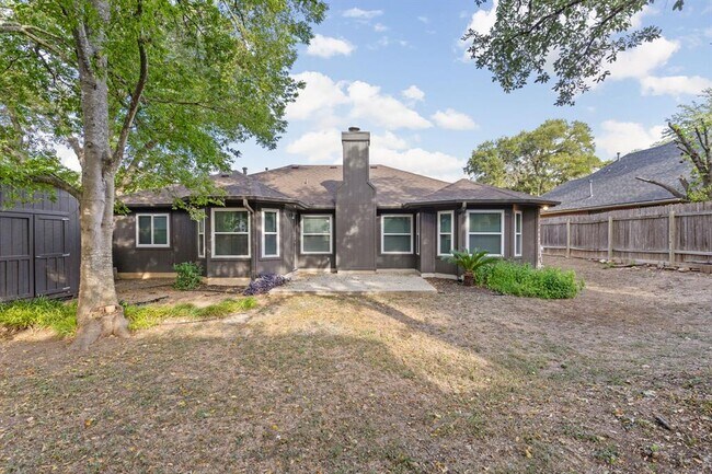 Building Photo - 8005 Willet Trail