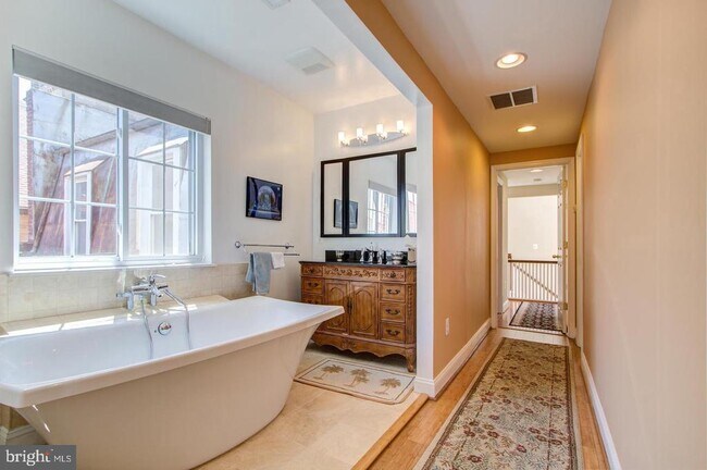 Building Photo - 2717 13th St NW