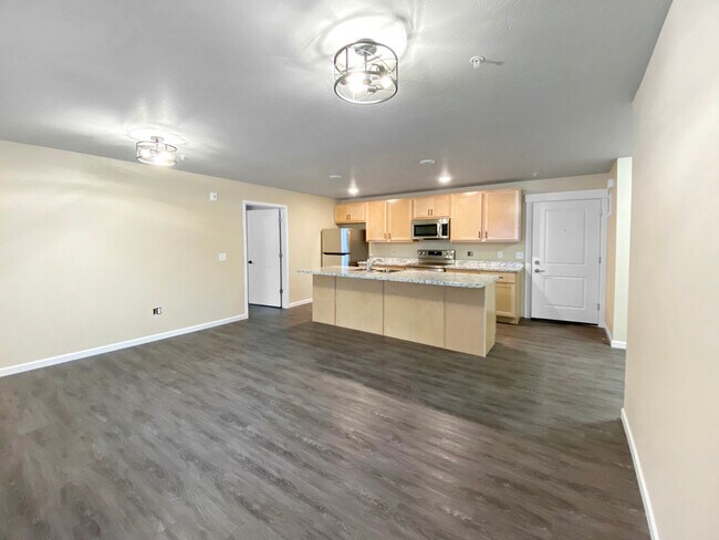 Building Photo - 3484 MT-200