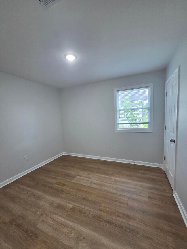 Building Photo - 1352 Canonero Dr