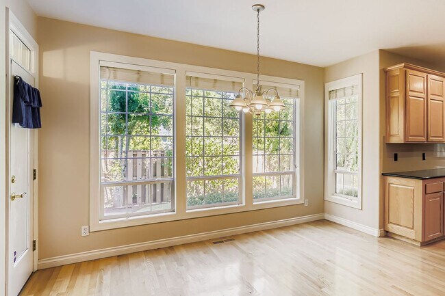 Building Photo - Spacious Bethany Home with Attached Garage, Fenced Yard, Washer/Dryer Included