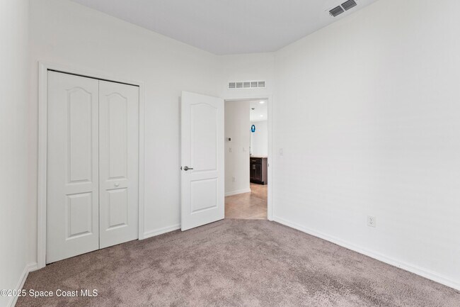Building Photo - 1037 Canfield Cir