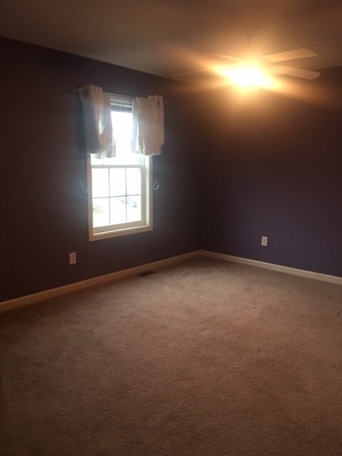 Building Photo - 2 bedroom, 2.5 bath townhouse: Oaklawn Park