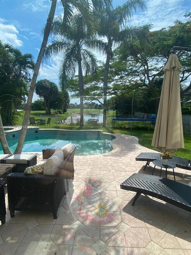 Building Photo - 1607 SW 157th Ave