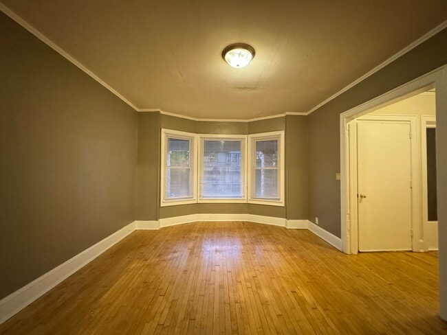 Building Photo - Bright & Spacious 2 Bedroom Lower Unit wit...