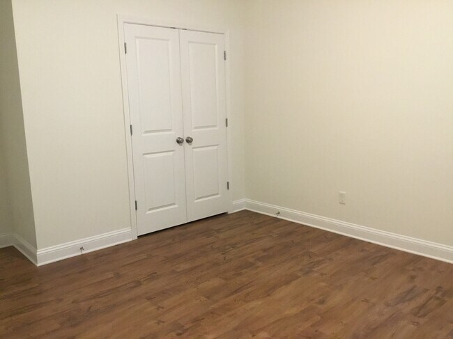 Building Photo - 5627 Long Marsh Dr