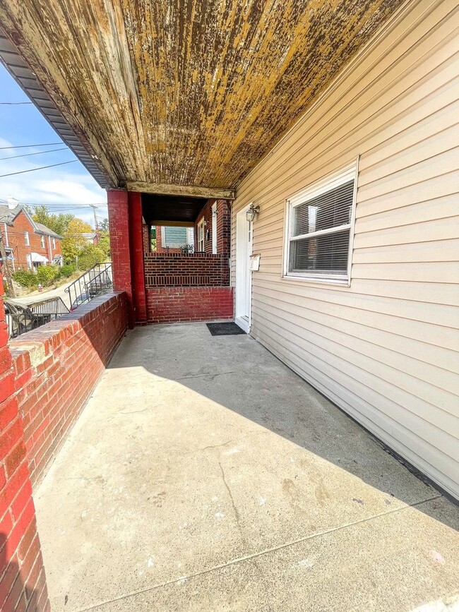 Building Photo - 310 Marlow St