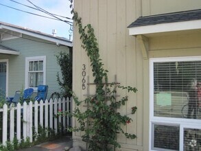 Building Photo - 306Cayuga