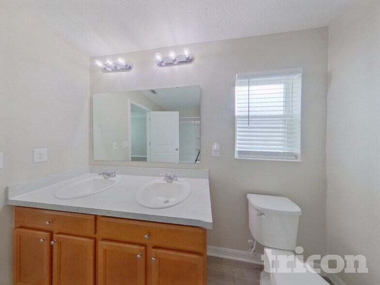 Building Photo - 3170 Bethpage Loop